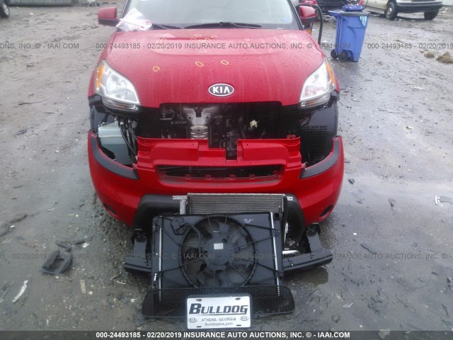 KNDJT2A25B7217822 - 2011 KIA SOUL +/!/SPORT RED photo 6