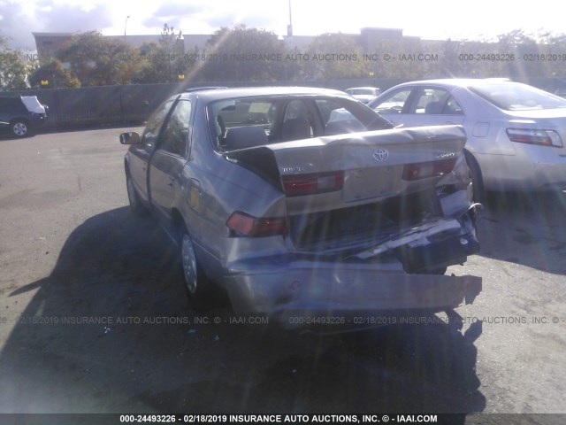 JT2BG22K6W0188359 - 1998 TOYOTA CAMRY CE/LE/XLE TAN photo 6