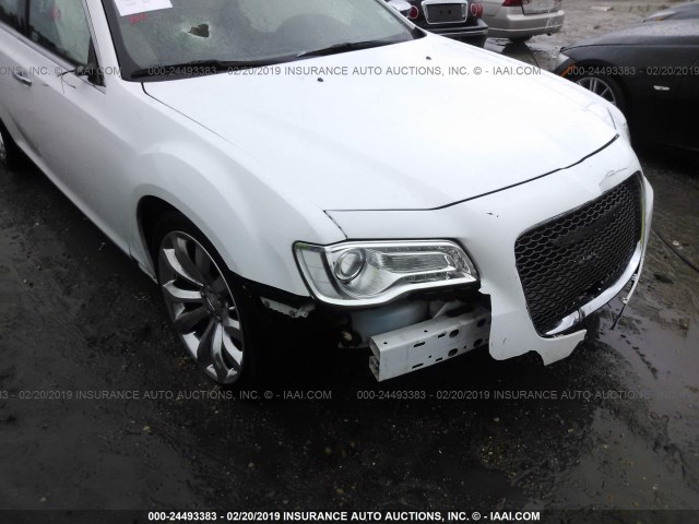 2C3CCAEG8FH739495 - 2015 CHRYSLER 300C WHITE photo 6