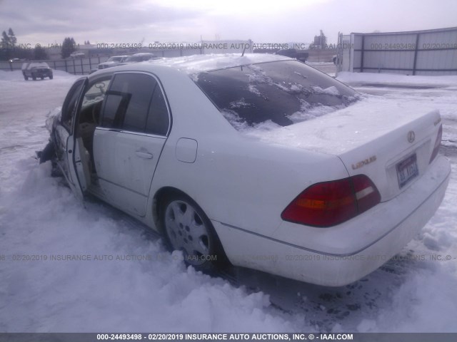 JTHBN30F320067354 - 2002 LEXUS LS 430 WHITE photo 3