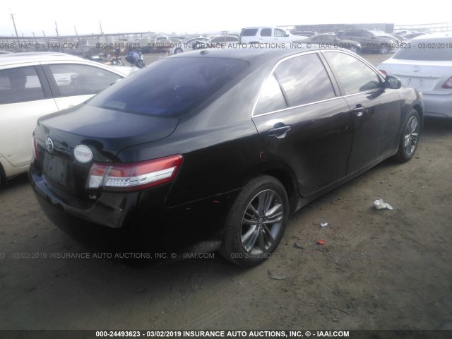 4T1BF3EK5BU174236 - 2011 TOYOTA CAMRY SE/LE/XLE BLACK photo 4