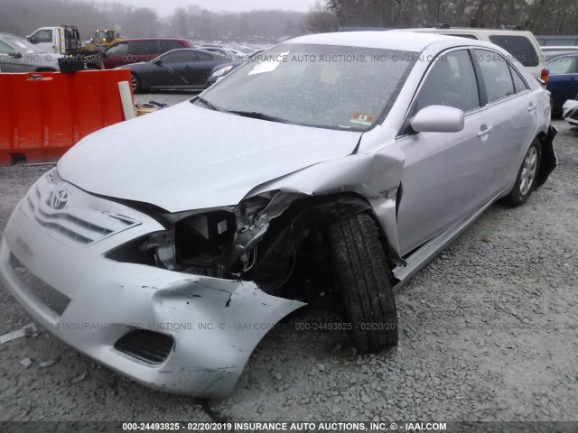 4T1BF3EK3BU721892 - 2011 TOYOTA CAMRY SE/LE/XLE 银色 照片 2