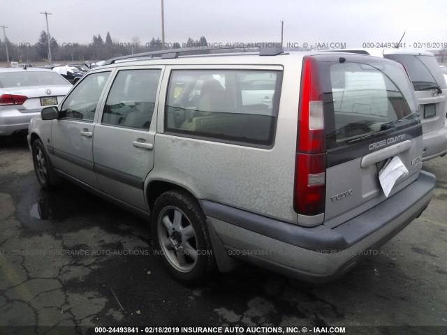 YV1LZ56D9Y2724659 - 2000 VOLVO V70 XC/SE SILVER photo 3