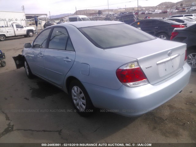 4T1BE32K05U992842 - 2005 TOYOTA CAMRY LE/XLE/SE BLUE photo 3