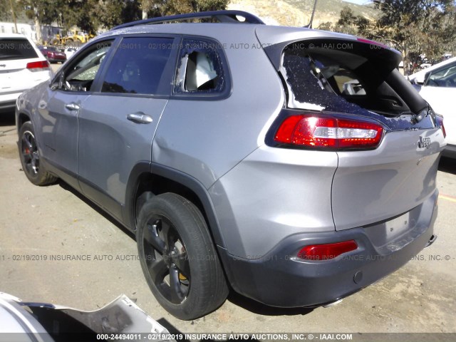 1C4PJLCB5GW212250 - 2016 JEEP CHEROKEE LATITUDE SILVER photo 3