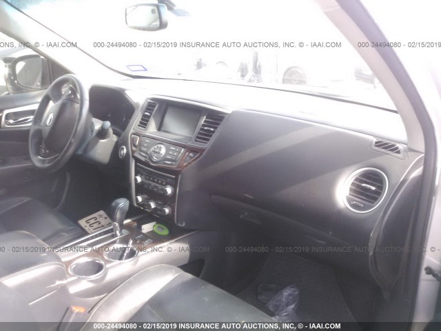 5N1AR2MN4DC679556 - 2013 NISSAN PATHFINDER S/SV/SL/PLATINUM SILVER photo 5