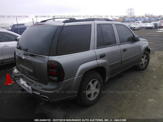 1GNDS13S252162021 - 2005 CHEVROLET TRAILBLAZER LS/LT SILVER photo 4