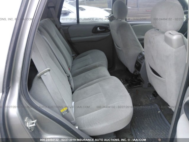 1GNDS13S252162021 - 2005 CHEVROLET TRAILBLAZER LS/LT SILVER photo 8