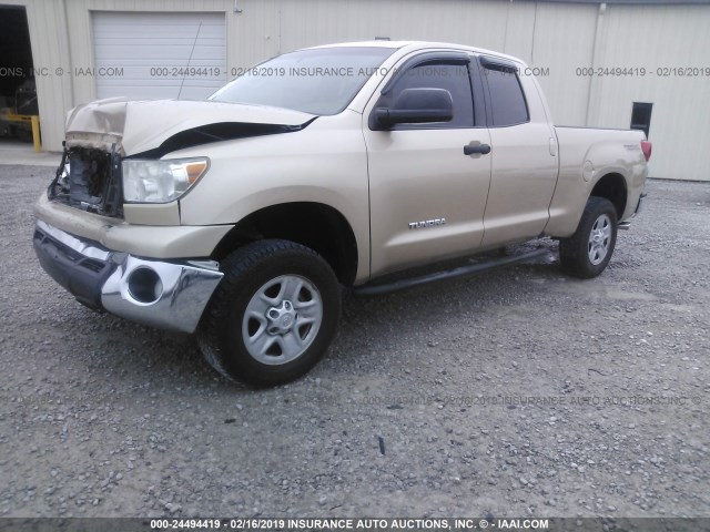 5TFRM5F1XAX013405 - 2010 TOYOTA TUNDRA DOUBLE CAB SR5 BEIGE photo 2