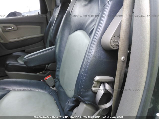 1GNKVGED3BJ143902 - 2011 CHEVROLET TRAVERSE LT GRAY photo 8