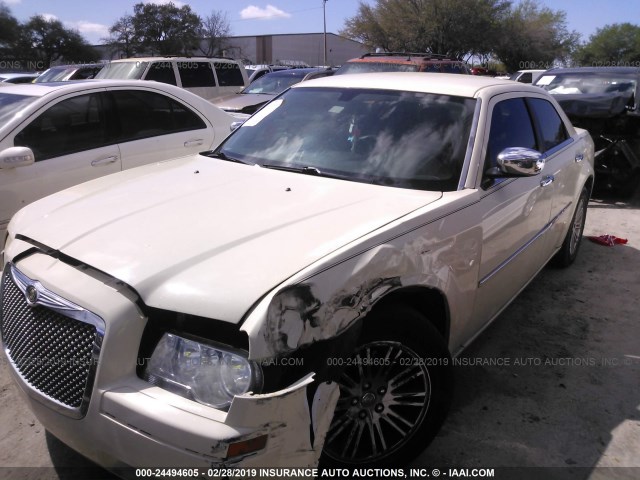 2C3CA5CV0AH284049 - 2010 CHRYSLER 300 TOURING CREAM photo 2