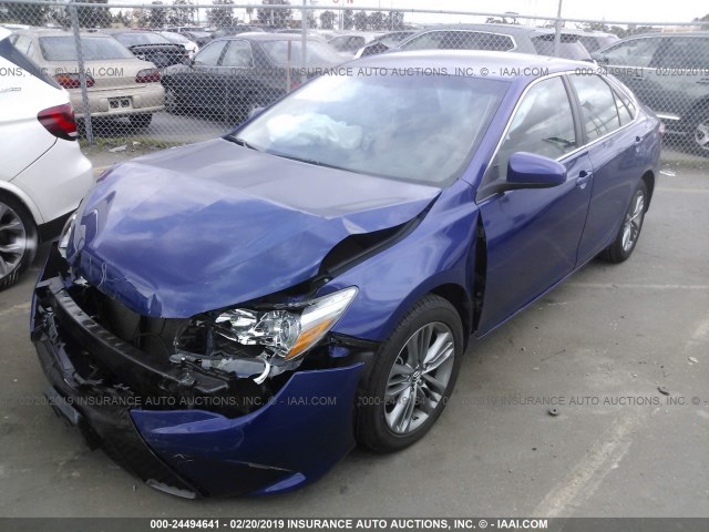 4T1BF1FK0GU590933 - 2016 TOYOTA CAMRY LE/XLE/SE/XSE BLUE photo 2