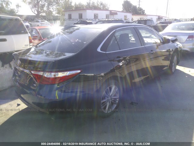 4T1BF1FK3GU147045 - 2016 TOYOTA CAMRY LE/XLE/SE/XSE ლურჯი ფოტო 4