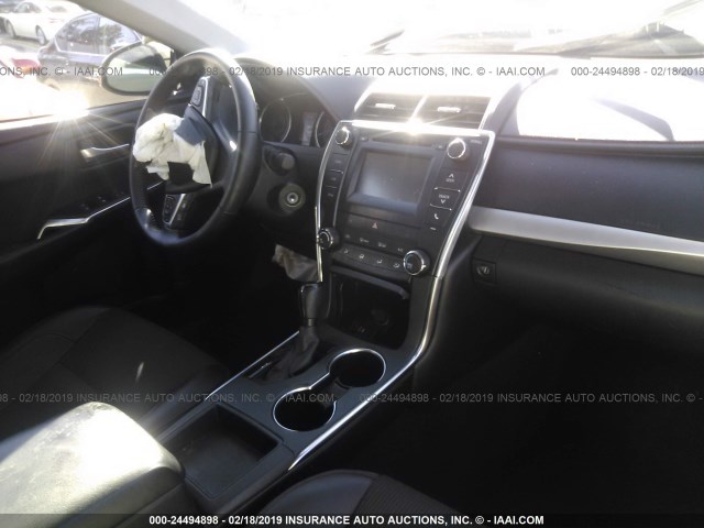 4T1BF1FK3GU147045 - 2016 TOYOTA CAMRY LE/XLE/SE/XSE ლურჯი ფოტო 5