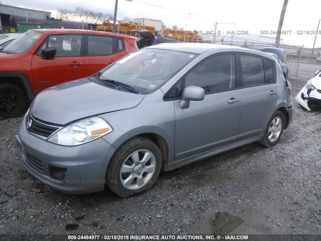 3N1BC1CP6AL441105 - 2010 NISSAN VERSA S/SL GRAY photo 2