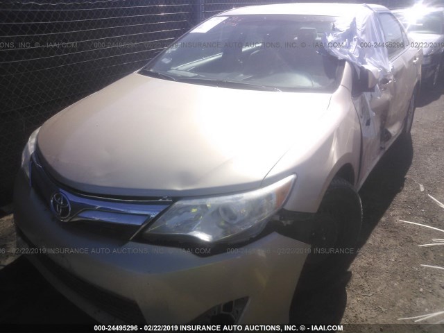 4T1BF1FK3CU586482 - 2012 TOYOTA CAMRY SE/LE/XLE 金色 照片 2