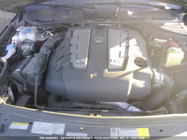 WVGEP9BP1DD004035 - 2013 VOLKSWAGEN TOUAREG V6 TDI GRAY photo 10