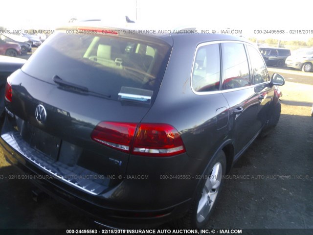 WVGEP9BP1DD004035 - 2013 VOLKSWAGEN TOUAREG V6 TDI GRAY photo 4