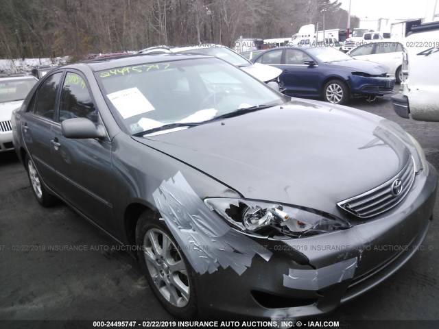 4T1BF30K35U592791 - 2005 TOYOTA CAMRY LE/XLE/SE GRAY photo 1