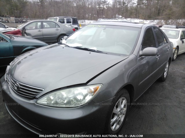 4T1BF30K35U592791 - 2005 TOYOTA CAMRY LE/XLE/SE GRAY photo 2