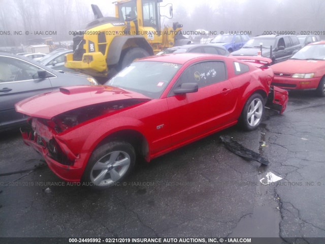 1ZVFT82H275287516 - 2007 FORD MUSTANG GT RED photo 2