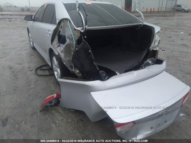 4T1BF1FK2EU821201 - 2014 TOYOTA CAMRY L/SE/LE/XLE ვერცხლისფერი ფოტო 6