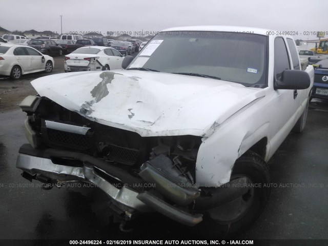 2GCEC19X331202360 - 2003 CHEVROLET SILVERADO C1500 WHITE photo 2