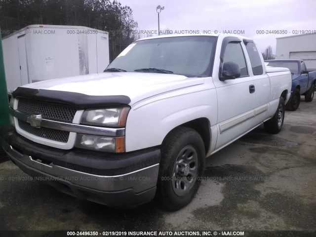 2GCEC19T451389768 - 2005 CHEVROLET SILVERADO C1500 WHITE photo 2