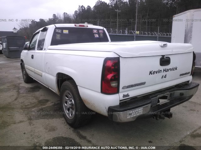 2GCEC19T451389768 - 2005 CHEVROLET SILVERADO C1500 WHITE photo 3