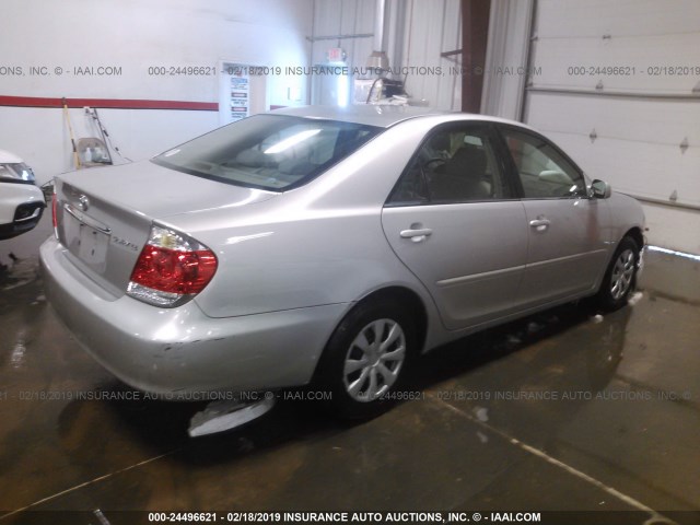 4T1BE32K05U044036 - 2005 TOYOTA CAMRY LE/XLE/SE SILVER photo 4