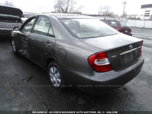 JTDBE32K640271841 - 2004 TOYOTA CAMRY LE/XLE Сұр фото 3