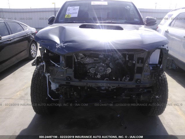 JTEBU5JR9J5596880 - 2018 TOYOTA 4RUNNER SR5 PREM/LTDL/TRAIL/TRD GRAY photo 6