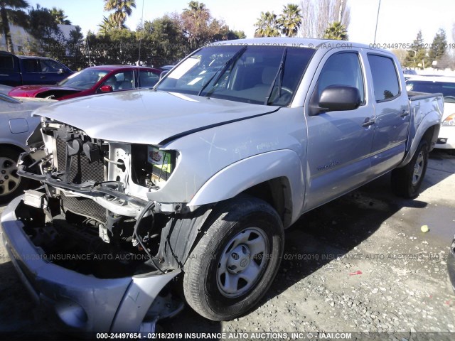 3TMJU62NX8M061160 - 2008 TOYOTA TACOMA DOUBLE CAB PRERUNNER SILVER photo 2