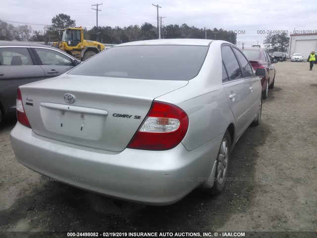 4T1BE32K54U821213 - 2004 TOYOTA CAMRY LE/XLE/SE SILVER photo 4