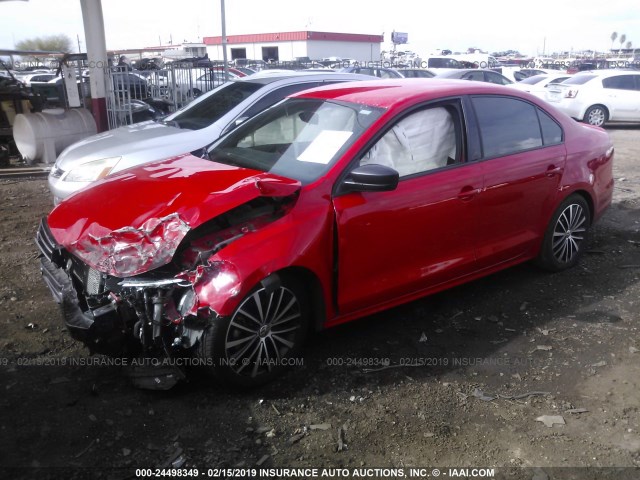 3VWD17AJ0GM322835 - 2016 VOLKSWAGEN JETTA SPORT RED photo 2