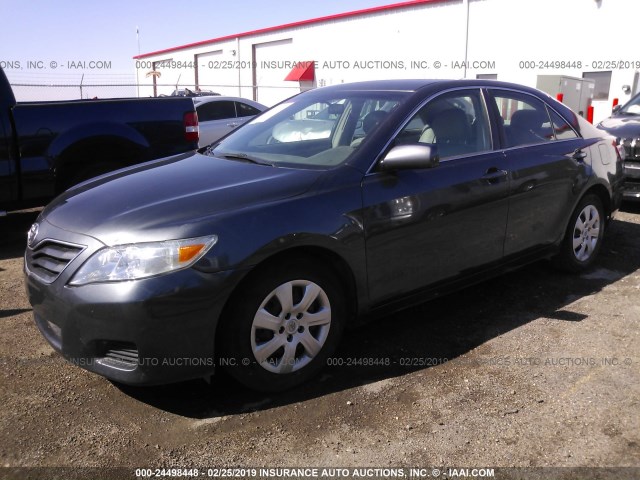 4T1BF3EK9AU113695 - 2010 TOYOTA CAMRY SE/LE/XLE 灰色 照片 2
