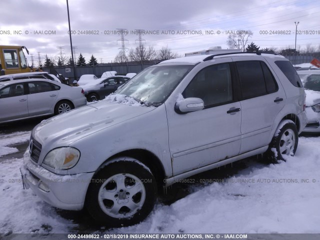 4JGAB54E13A389260 - 2003 MERCEDES-BENZ ML 320 SILVER photo 2