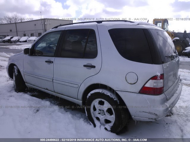 4JGAB54E13A389260 - 2003 MERCEDES-BENZ ML 320 SILVER photo 3