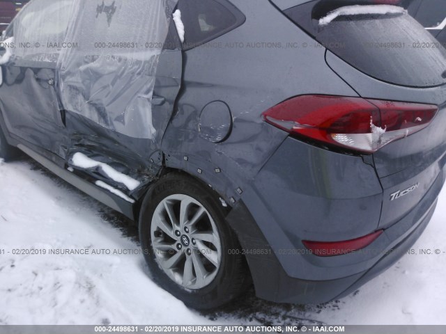 KM8J3CA42JU675949 - 2018 HYUNDAI TUCSON LIMITED/SPORT AND ECO/SE GRAY photo 6