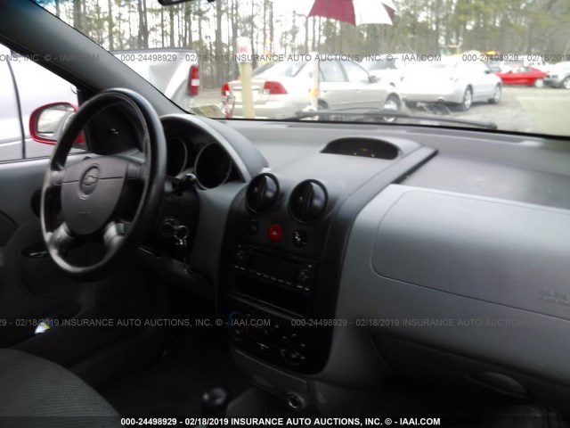 KL1TJ62674B182666 - 2004 CHEVROLET AVEO LS RED photo 5