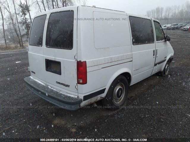 1GCDM19W6WB146709 - 1998 CHEVROLET ASTRO WHITE photo 4