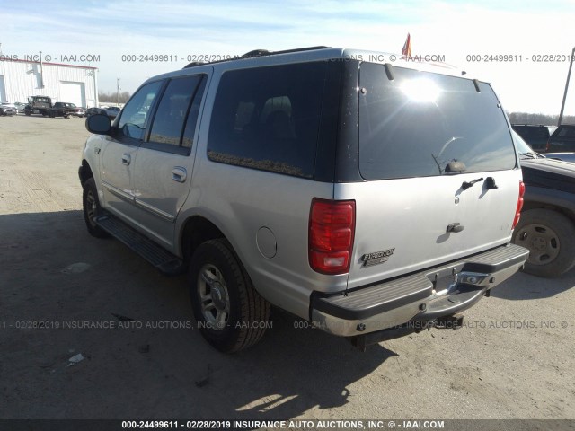 1FMEU1660YLB84065 - 2000 FORD EXPEDITION XLT SILVER photo 3