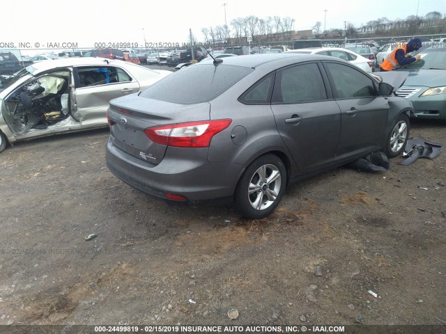 1FADP3F20EL137958 - 2014 FORD FOCUS SE GRAY photo 4