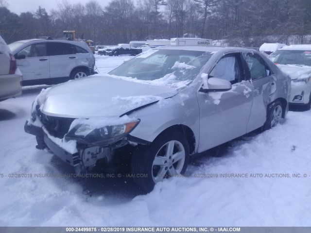 4T1BF1FK0CU144324 - 2012 TOYOTA CAMRY SE/LE/XLE 银色 照片 2