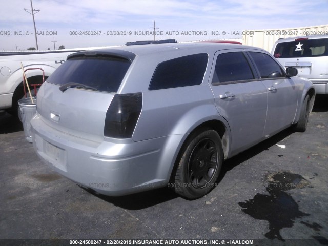 2D4FV47T26H157121 - 2006 DODGE MAGNUM SE SILVER photo 4