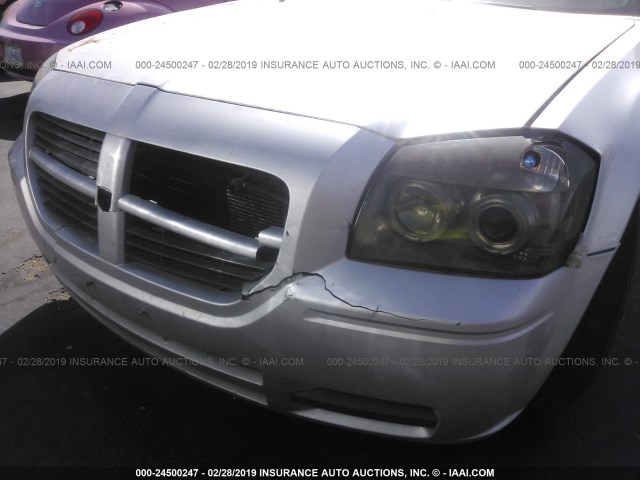 2D4FV47T26H157121 - 2006 DODGE MAGNUM SE SILVER photo 6