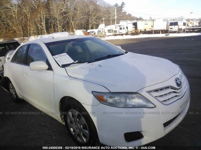 4T4BF3EK0BR209819 - 2011 TOYOTA CAMRY SE/LE/XLE 白色 照片 1