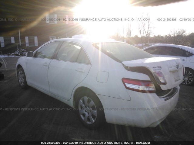 4T4BF3EK0BR209819 - 2011 TOYOTA CAMRY SE/LE/XLE 白色 照片 3