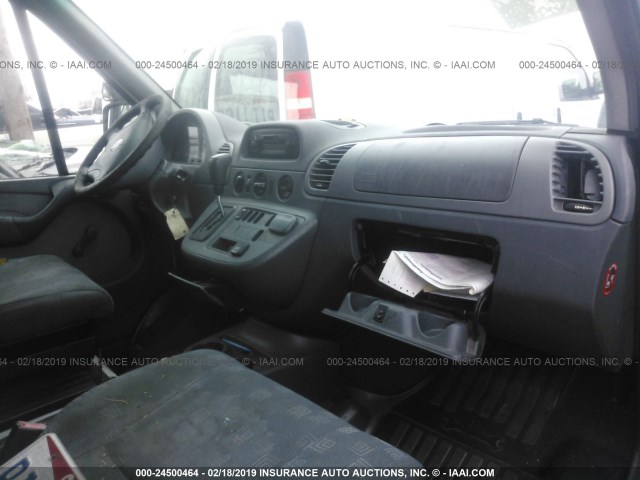 WDYPD644355810076 - 2005 FREIGHTLINER Sprinter 2500 WHITE photo 5