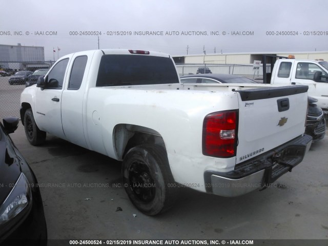 1GCEC19C27Z577652 - 2007 CHEVROLET SILVERADO C1500 WHITE photo 3